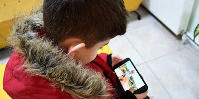 Aileler için “Çocukları dijital tehlikelerden koruma rehberi”