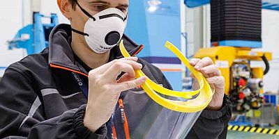 Airbus, COVID-19 ile mücadelede 3D baskı yüz koruma siperi üretiyor