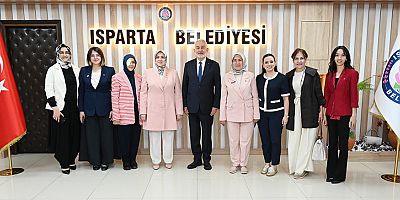 AK Parti Genel Merkez Kadın Kolları Başkanı Ercan: “Başkanımızın ne kadar çalışkan olduğunu eserlerinden görüyoruz”