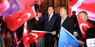 AK Parti Kaş Belediye Başkan adayı Mutlu Ulutaş törenle karşılandı
