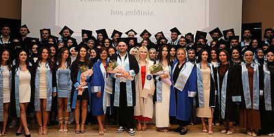 Akdeniz’in Beyaz Melekleri Hemşirelere Coşkulu Mezuniyet