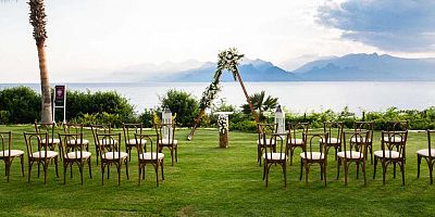 Akdeniz'in maviliğinde masal gibi bir düğün