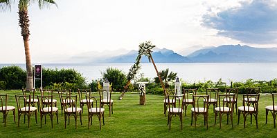 Akdeniz'in maviliğinde masal gibi bir düğün