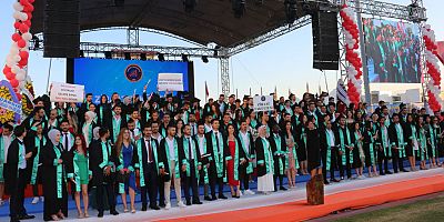 Akdeniz Üniversitesinde mezuniyet heyecanı