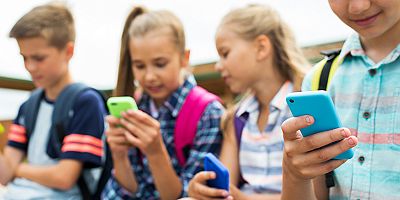 Akıllı sınıflarda teknolojik cihazların güvenliği nasıl olmalı?