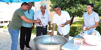 Aksu Belediyesi'nden aşure ikramı