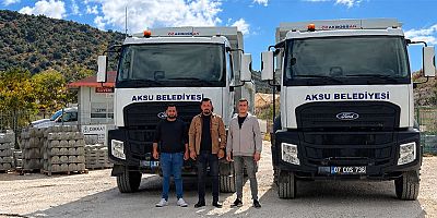 Aksu Belediyesi’nden Elmalı’ya Güçlü Destek: 2 Kamyon ve 2 Personel Görevlendirildi