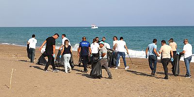 Aksu Belediyesi'nden Kumköy sahilinde geniş çaplı temizlik