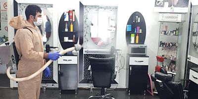 Aksu'da berber ve kuaförler dezenfekte ediliyor