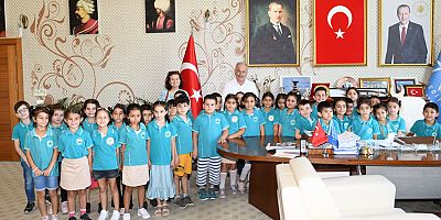 Aksu İlkokulu Başkan Şahin'den bilgiler aldı