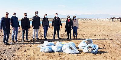 Aksu Kumköy'de plaj temizliği