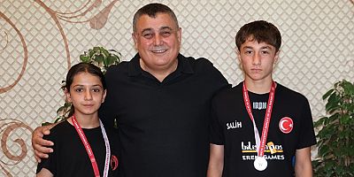 Aksu'nun Altın Eldivenleri Akdeniz'e fethetti: Muay Thai'de çifte şampiyonluk