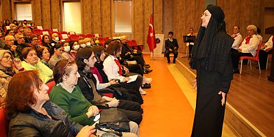 Aktif yaşlılardan yeni tiyatro gösterisi