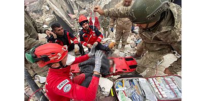 AKUT’tan, 47. saatte gelen mucizevi kurtarma…