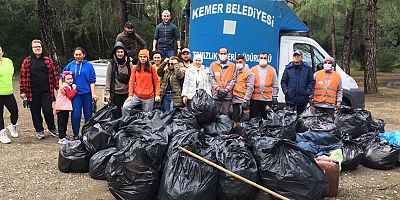 Alacasu'yu birlikte temizlediler