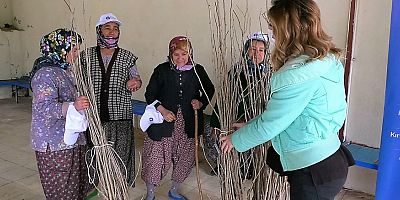 Alanya Alacami Mahallesi’nde dut fidanı dağıtıldı