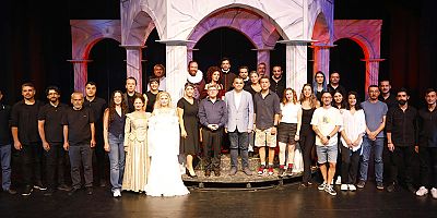 Alanya Belediye Tiyatrosu 2024'te 10 bin sanatseveri buluşturdu