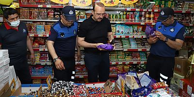 Alanya Belediye Zabıtası bayram öncesi imalathane ve marketleri denetledi