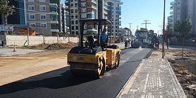 Alanya Belediyesi asfalt atağını 2022'de de sürdürüyor