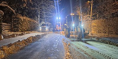 Alanya Belediyesi ekipleri Gedevet Yaylası'nda mahsur kalan vatandaşları kurtardı