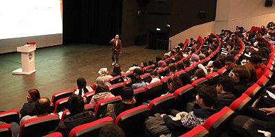 Alanya Belediyesi Etüt Merkezi öğrencilerine taktiklerle paragraf eğitimi