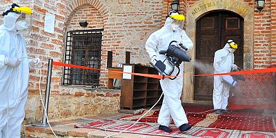 Alanya Belediyesi ibadet alanlarını dezenfekte etti