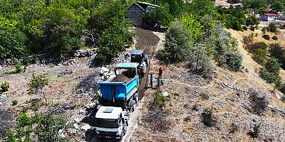 Alanya Belediyesi'nden fiziksel engelli vatandaşın evine beton yol