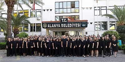 Alanya Belediyesi'nden kadına şiddete karşı siyah tepki