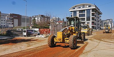 Alanya Belediyesi'nden Mahmutlar'da asfalt seferberliği