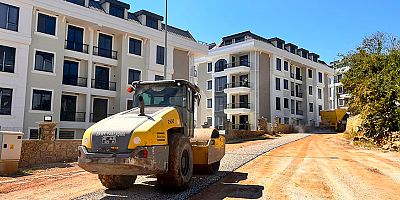 Alanya Belediyesi'nden Payallar ve Oba mahallelerinde asfalt çalışması