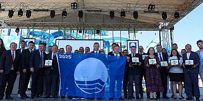 Alanya Belediyesi'nin sürdürülebilir mavi çalışmaları Mavi Bayrak Ödülleri ile taçlandı