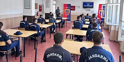 Alanya Cezaevi Tabur Komutanlığı'nda 60 ere KADES anlatıldı
