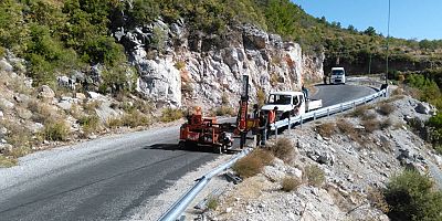 Alanya’da tehlikeli yollara bariyerli önlem