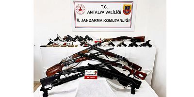 Alanya İlçesinde Jandarma ekiplerince silah ve uyuşturucu operasyonları