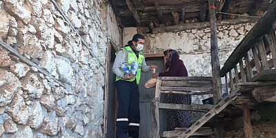 Alanya kırsalındaki yaşlılara sıcak yemek desteği