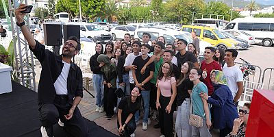 Alanya Kitap Fuarı'na öğrencilerden yoğun ilgi