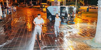 Alanya'nın vitrini gece mesaisinde baştan sona temizlendi
