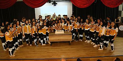 ALKÜ'de büyüklerde yemin, miniklerde mezuniyet heyecanı