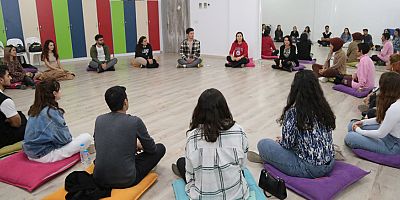 ALKÜ'de teknoloji bağımlılığına dikkat çekildi