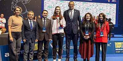 ALKÜ'den Badminton Şampiyonası'na destek