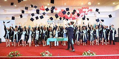 ALKÜ Diş Hekimliği ilk mezunlarını verdi