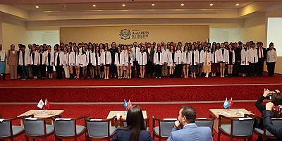 ALKÜ Diş Hekimliği öğrencileri, önlüklerini giydi