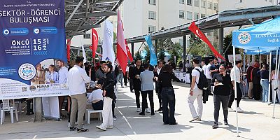 ALKÜ'lü öğrenciler sektörle buluştu