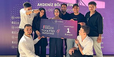 ALKÜ'lü öğrencilerden tiyatroya damga vuran başarı