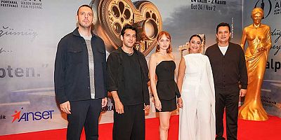 ekibiyle birlikte seyirci karşısındaydı