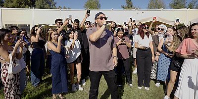 Anıl Piyancı'dan Antalya Belek Üniversitesi'nde sürpriz konser