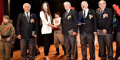 Antalya Başarı Okulları'ndan “Mehmet Toprak, Toprak Vatan Oldu” ile kapalı gişe oyun başarısı