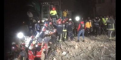 Antalya Büyükşehir Belediyesi İtfaiyesi’nden depremin 162’nci saatinde mucize kurtarış