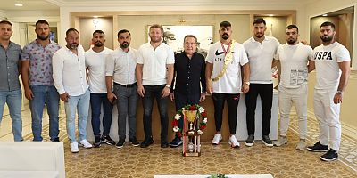 Antalya Büyükşehir güreşçileri sezona damga vurdu