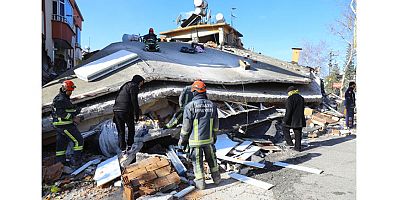 Antalya Büyükşehir İtfaiyesi hayat kurtarmaya devam ediyor